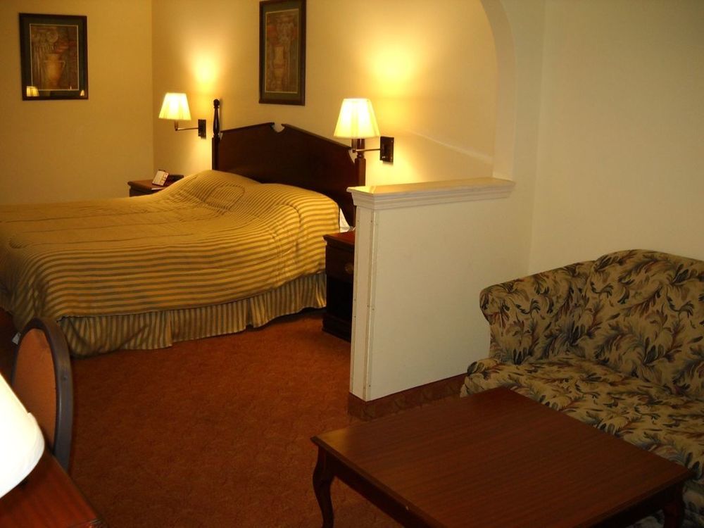 Surestay By Best Western Gulfport Room photo